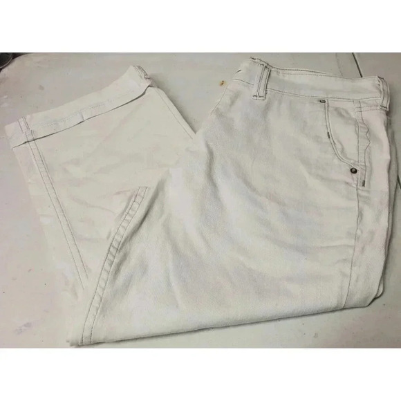 Levi's Denim - LEVI'S WHITE CROPPED JEANS 14 MISSES, INSEAM 21"